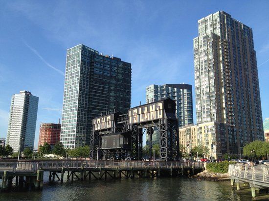 Gantry Plaza State Park